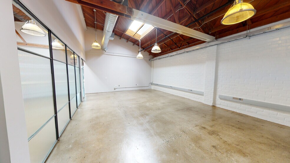 More Photos Of 1735-1739 Berkeley St, Santa Monica Loft Creative Space For Lease