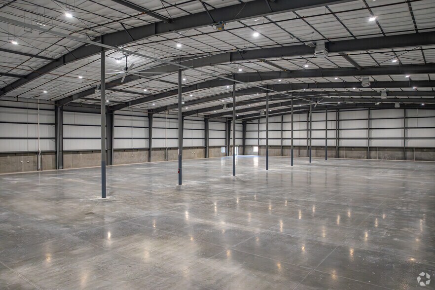 More Photos Of 1713 Stefani St, Calexico Distribution For Lease