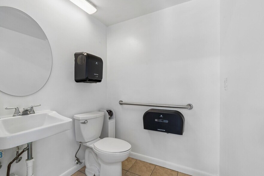 More Photos Of 1453 S Martin Luther King Jr Ave, Clearwater Warehouse For Sale