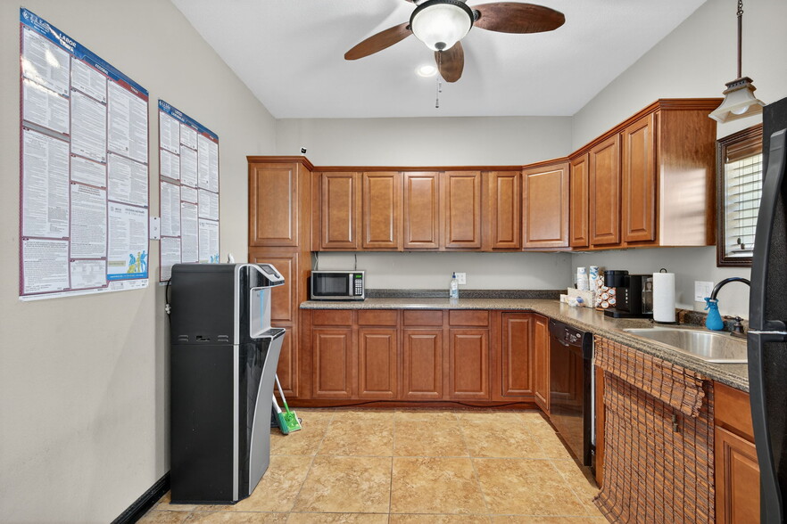 More Photos Of 3008 Ranger Hwy, Weatherford Manufacturing For Sale
