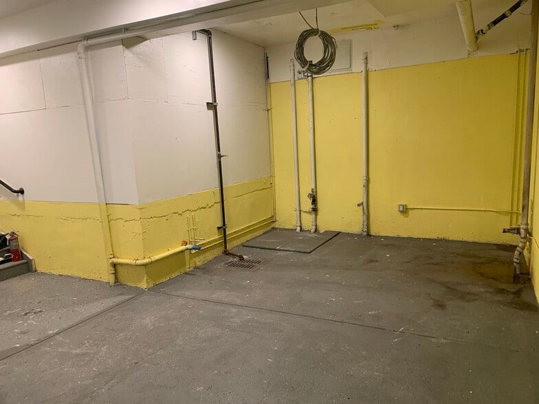 More Photos Of 3248 22nd St, San Francisco Storefront Retail Residential For Lease