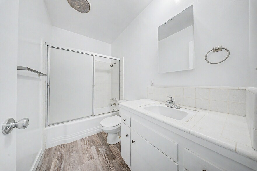More Photos Of 2521-2523 S 6th Ave, Arcadia Apartments For Sale