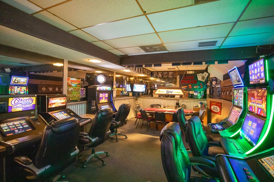 More Photos Of 1349 13th Ave SW, Great Falls Bar For Sale