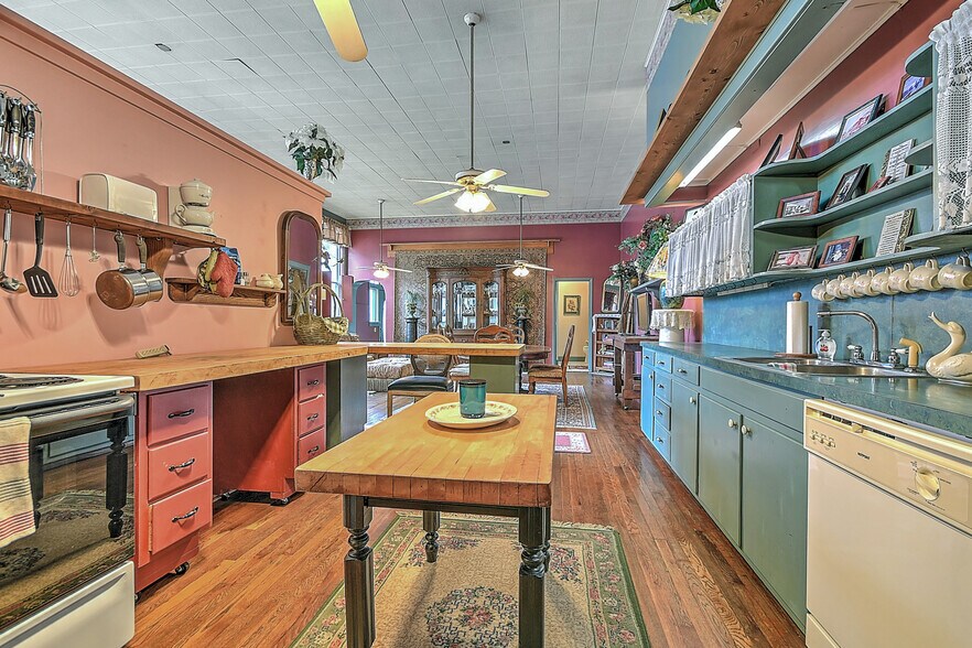More Photos Of 19407 Bethel Rd, Abingdon Flex For Sale