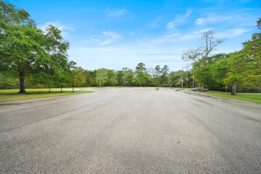 More Photos Of 25566 Bradbury Dr, Hockley Winery Vineyard For Sale