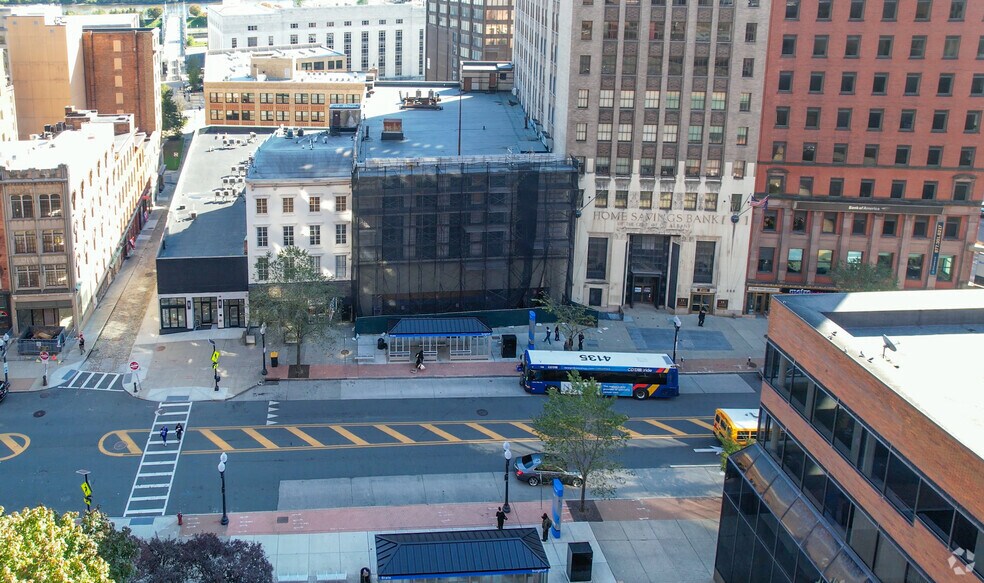 More Photos Of 17-21 N Pearl St, Albany Office For Sale