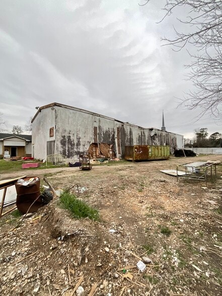More Photos Of 609 Oak St, La Marque Warehouse For Sale