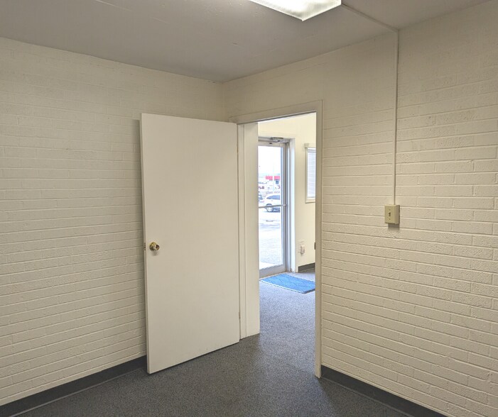 More Photos Of 2 W Park Ave, Dubois Office For Sale