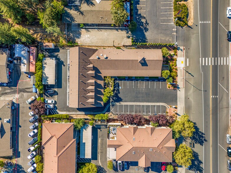 More Photos Of 1270 Broadway, Sonoma Freestanding For Sale