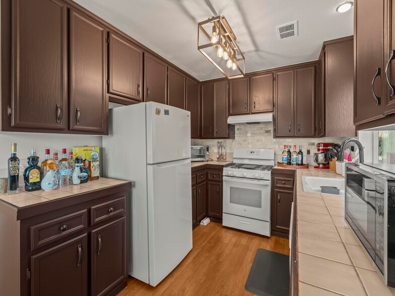 More Photos Of 406 E Ave, Coronado Multifamily For Sale