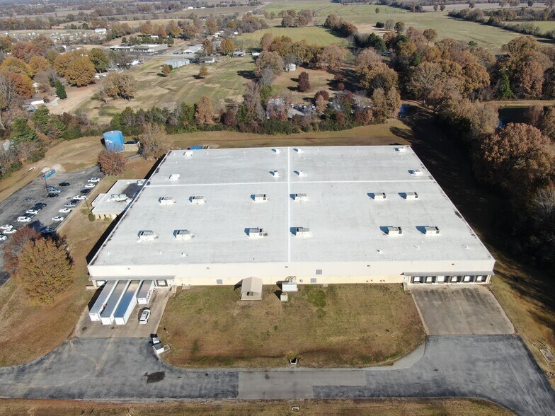 More Photos Of 974 W Main St, Alamo Manufacturing For Lease