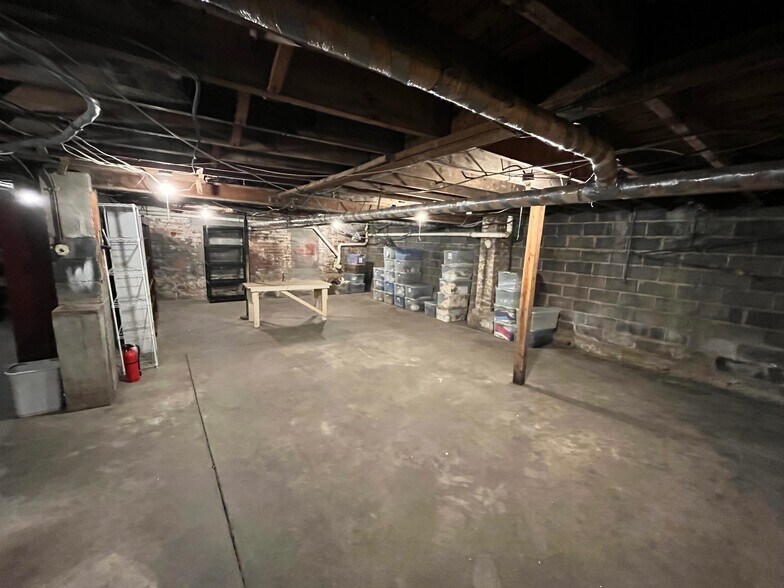 More Photos Of 721 Caroline St, Fredericksburg Storefront For Lease