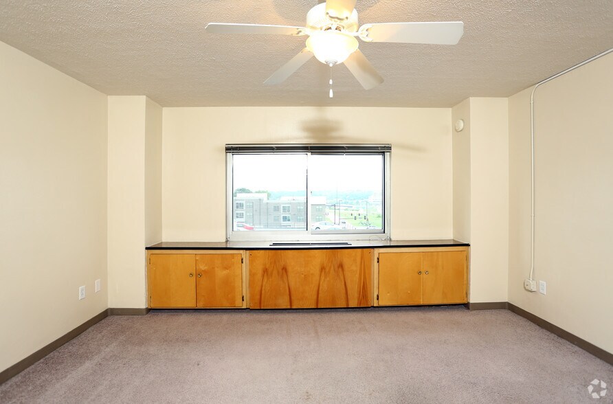 More Photos Of 320 N 22nd St, Omaha Apartments For Sale