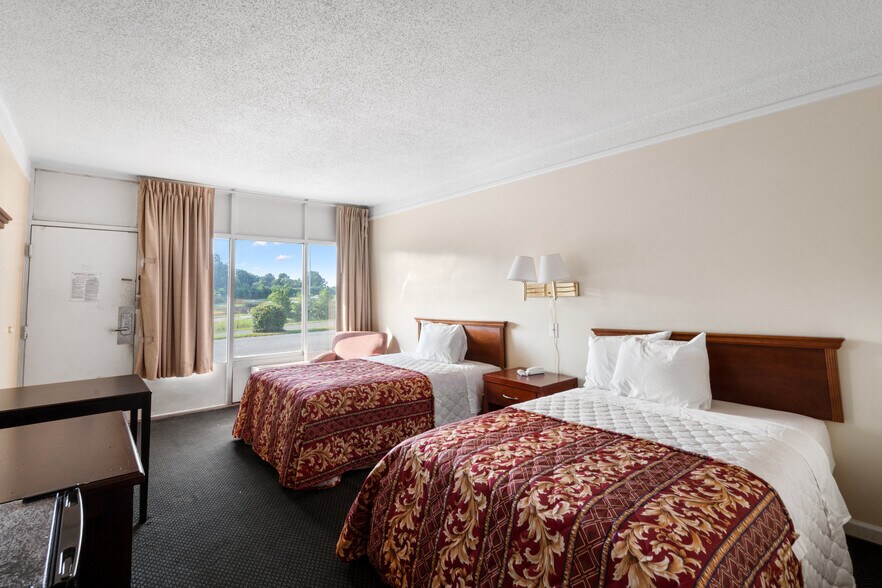 More Photos Of 1240 S Lucky Penny St, Charlotte Hotel For Sale