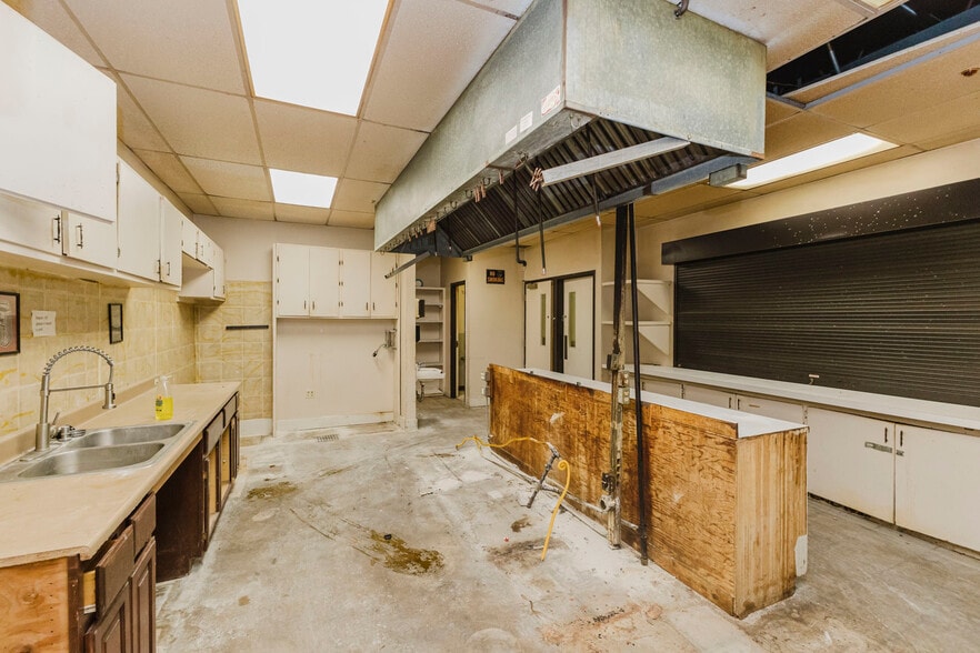 More Photos Of 1560 S Topeka St, Wichita Lodge Meeting Hall For Sale