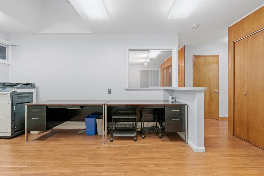 More Photos Of 6 Arbor Dr, Glens Falls Office For Sale