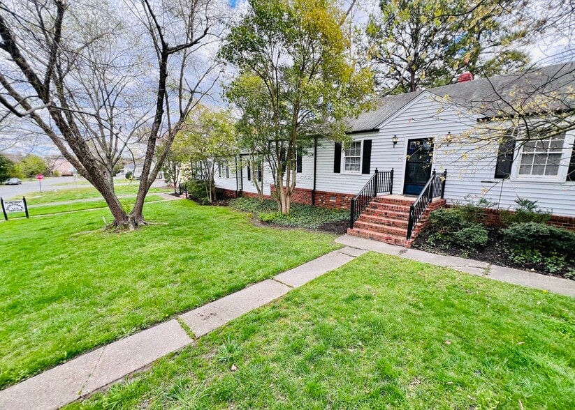 More Photos Of 6403 Mallory Dr, Richmond Office For Sale