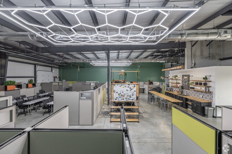 More Photos Of 710 Middle Tennessee Blvd, Murfreesboro Light Manufacturing For Lease