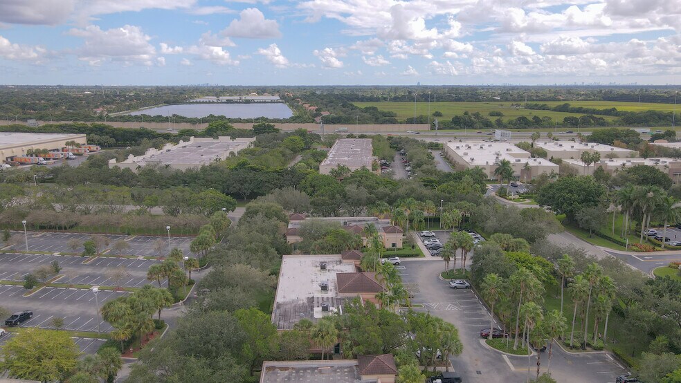 More Photos Of 1835 N Corporate Lakes Blvd, Weston Medical For Sale