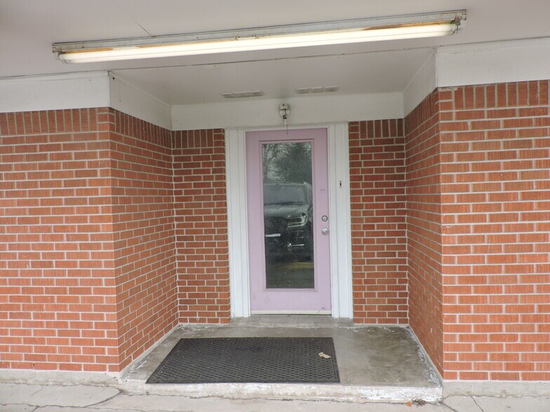 More Photos Of 9602 Fulton St, Houston Office For Lease