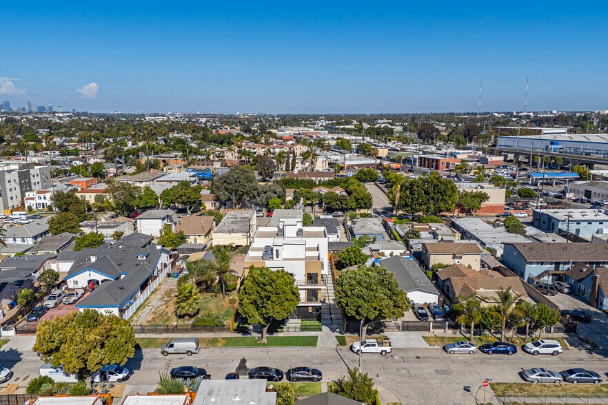 More Photos Of 2938 S Sycamore Ave, Los Angeles Apartments For Sale