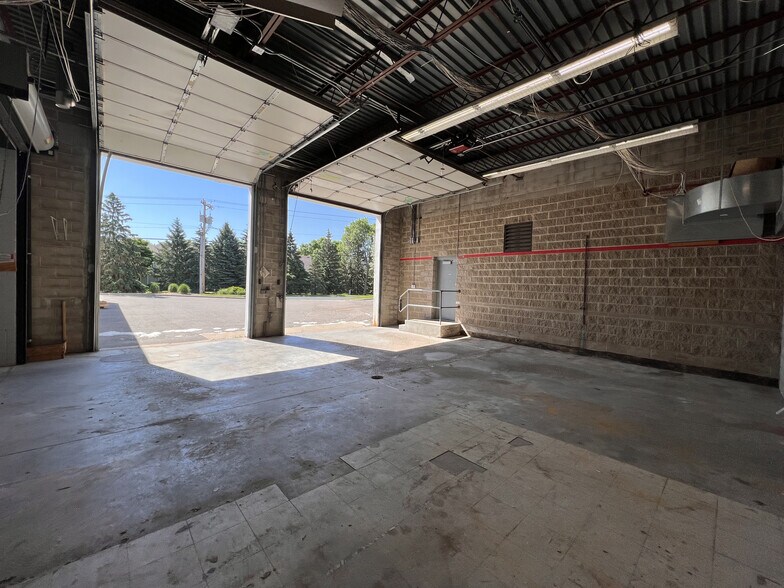 More Photos Of 4155 Old Sibley Memorial Hwy, Eagan Research And Development For Lease