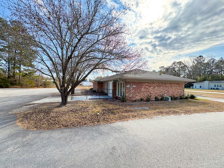 More Photos Of 137 Cedar Dr, Saint Stephen Office For Sale