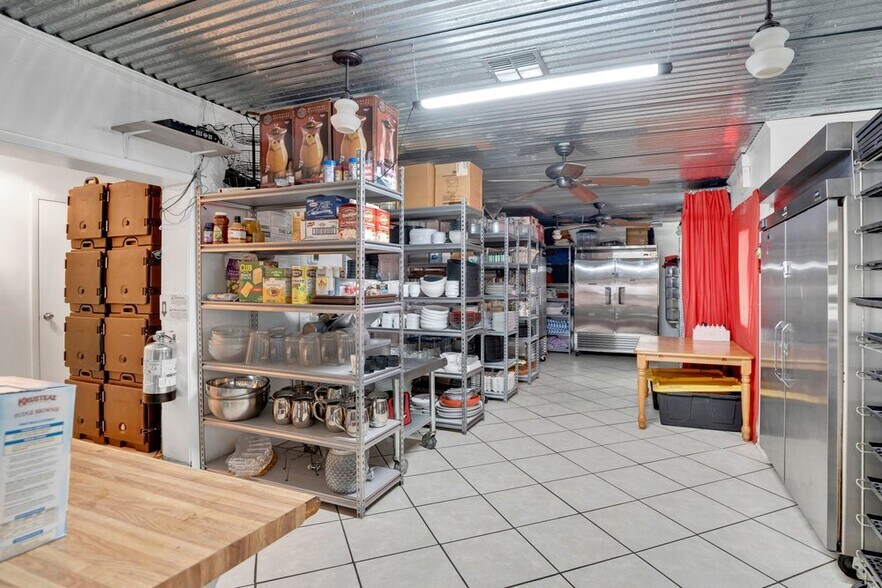 More Photos Of 3101 N Orange Blossom Trl, Zellwood Restaurant For Sale