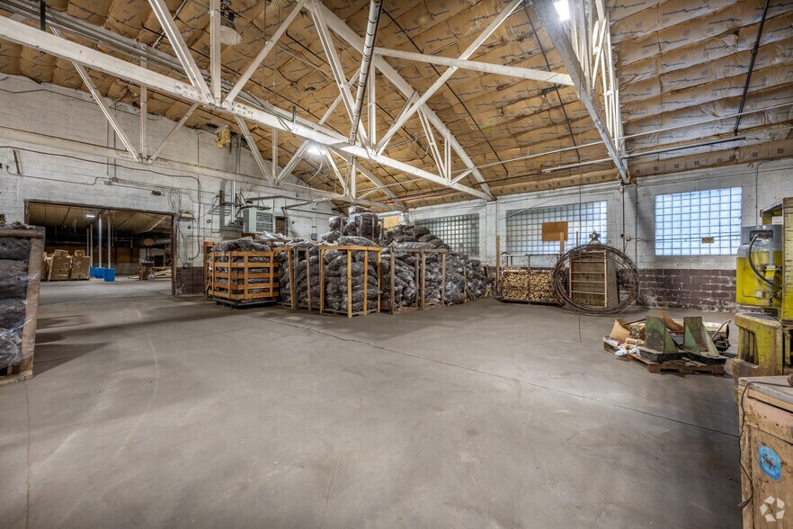 More Photos Of 236 S 2nd St, Butternut Distribution For Lease