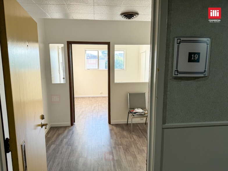 More Photos Of 8230 Beverly Blvd, Los Angeles Office For Lease