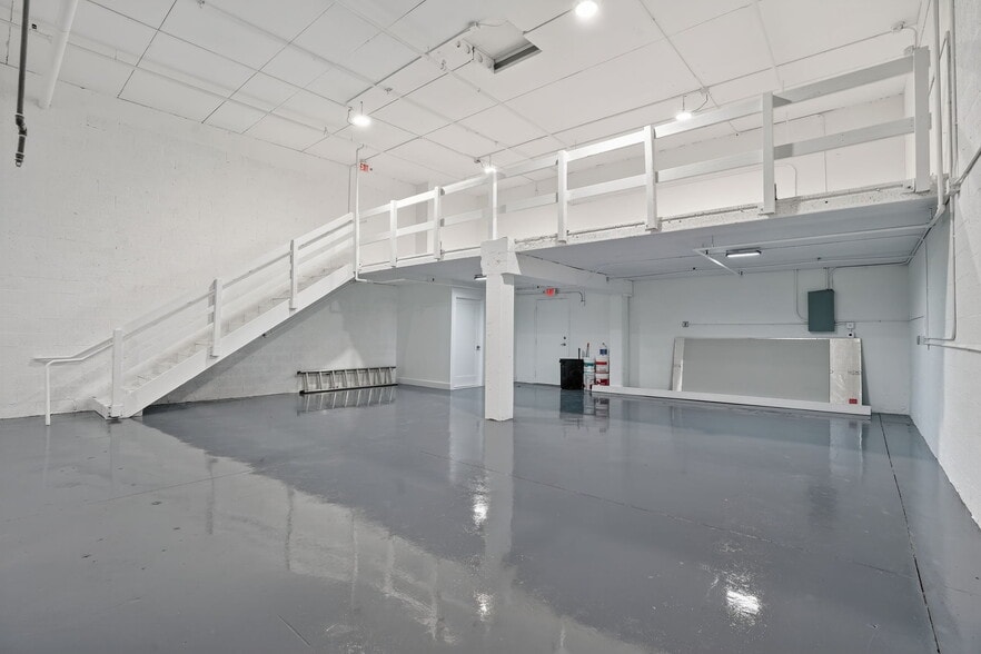 More Photos Of 16300 SW 137th Ave, Miami Warehouse For Lease