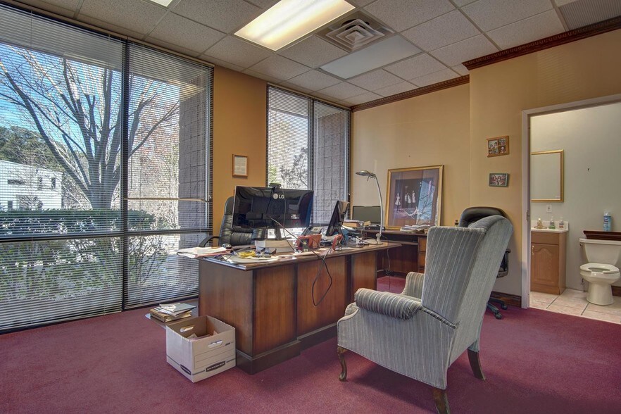 More Photos Of 5105 Old Ellis Pt, Roswell Office For Lease