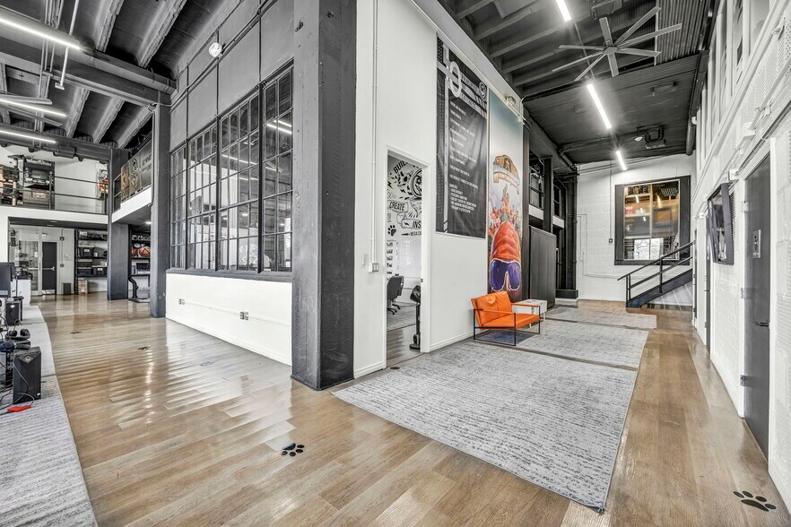 More Photos Of 3559 Bigelow Blvd, Pittsburgh Service For Sale