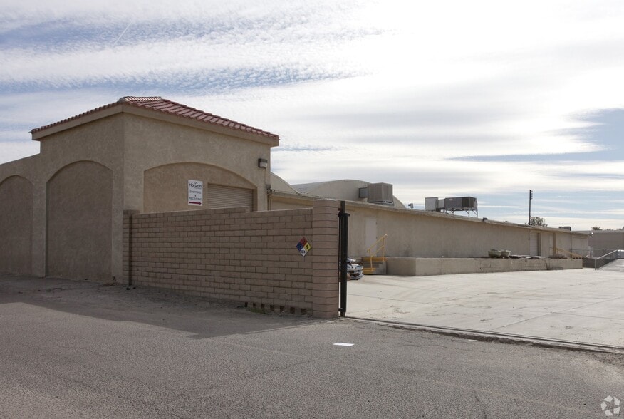 More Photos Of 83925 Fir St, Indio Distribution For Sale