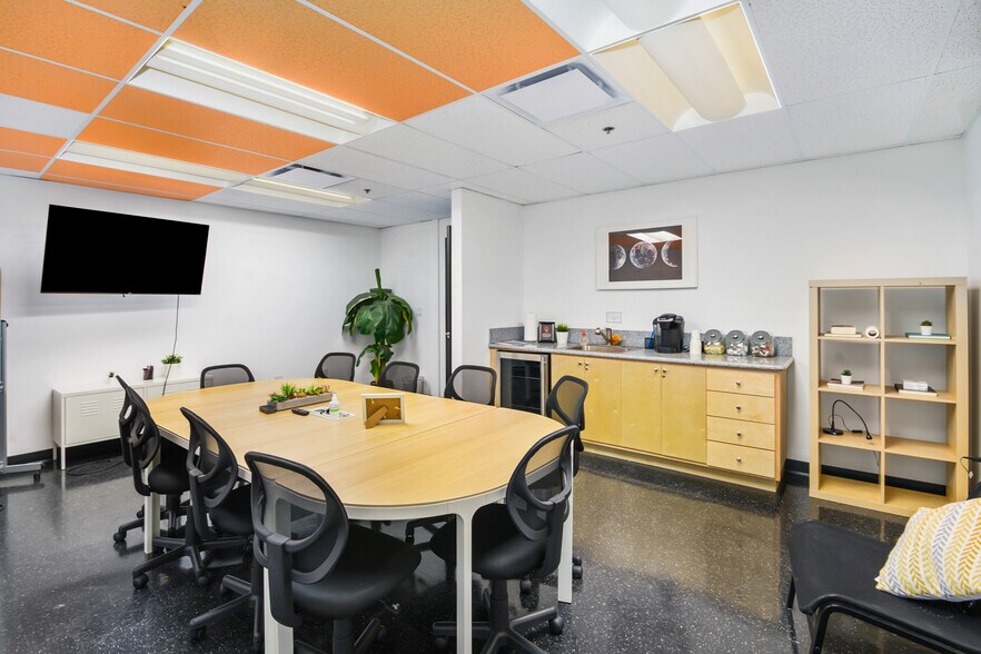 More Photos Of 1621 Alton Pky, Irvine Loft Creative Space For Lease