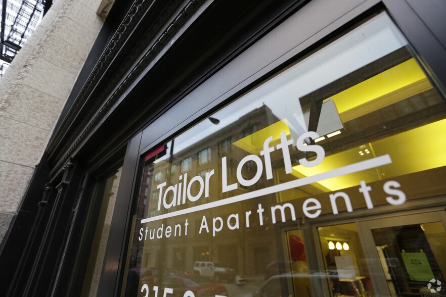 More Photos Of 315 S Peoria St, Chicago Apartments For Lease