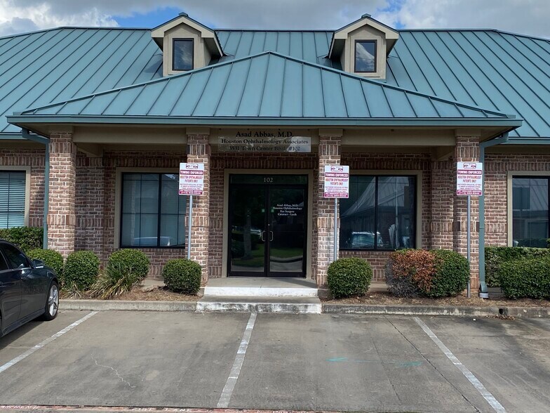 Primary Photo Of 3531 S Town Center Blvd, Sugar Land Medical For Lease