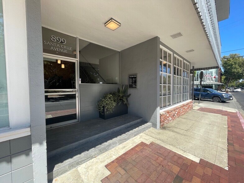 More Photos Of 899 Santa Cruz Ave, Menlo Park Storefront Retail Office For Lease