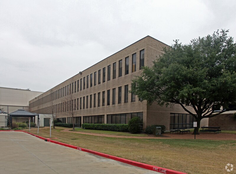 Primary Photo Of 1740 W 27th St, Houston Medical For Lease
