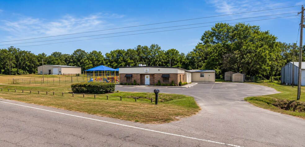 More Photos Of 4215 Thomas Sumter Hwy, Dalzell Warehouse For Sale