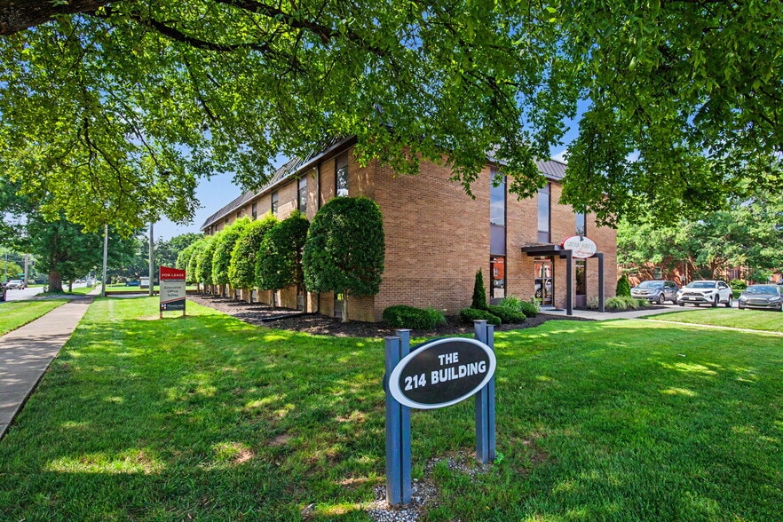 More Photos Of 214 Breckenridge Ln, Louisville Office Residential For Sale