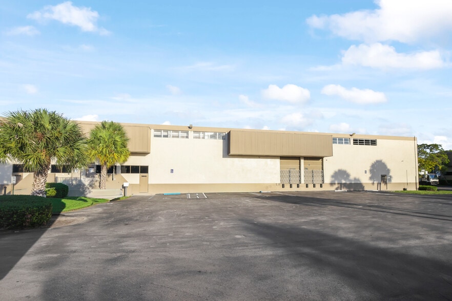 More Photos Of 5800 Miami Lakes Dr, Miami Lakes Warehouse For Lease