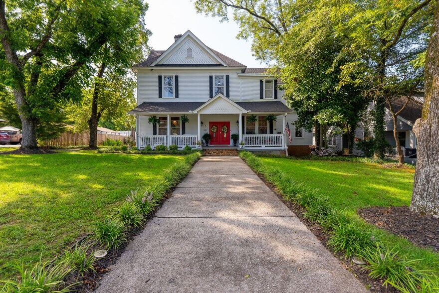 More Photos Of 207 W 2nd Ave, Easley Hospitality For Sale