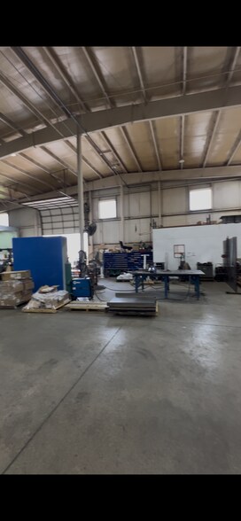 More Photos Of 7156 Sulier Dr, Temperance Manufacturing For Lease