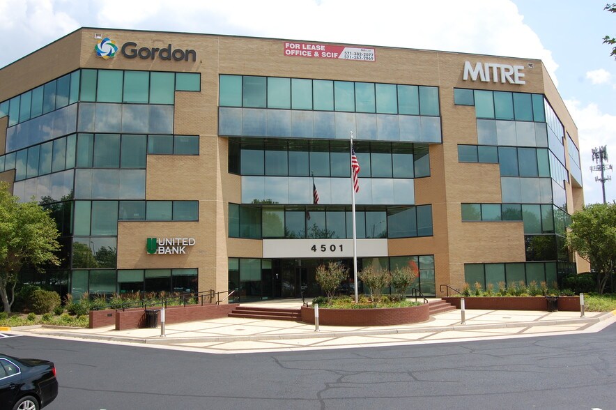 More Photos Of 4501 Daly Dr, Chantilly Medical For Lease