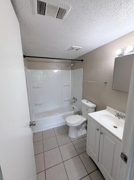 More Photos Of 9639-9640 Diamond Dr, Saint Louis Apartments For Sale