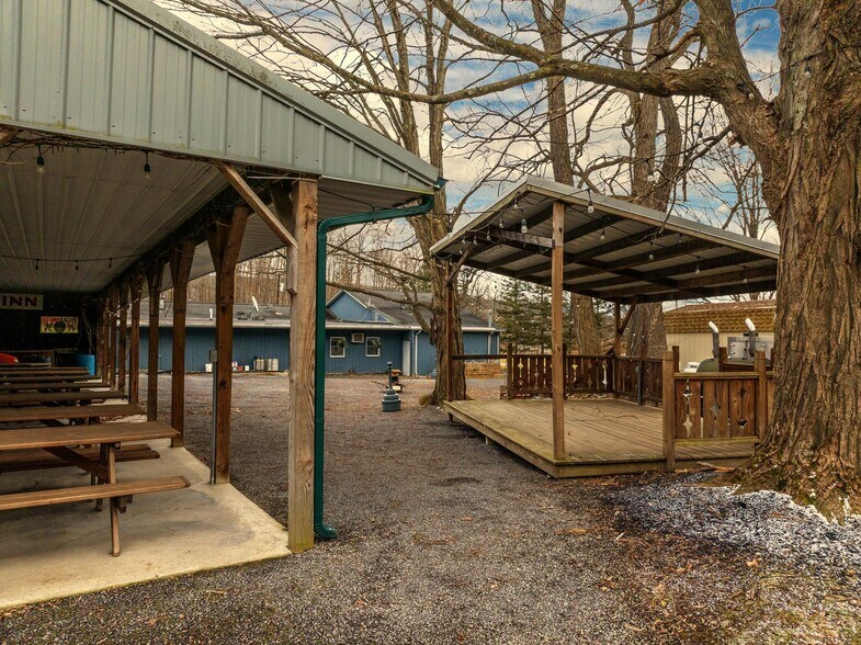 More Photos Of 2862 Guyanoga Rd, Branchport General Retail For Sale
