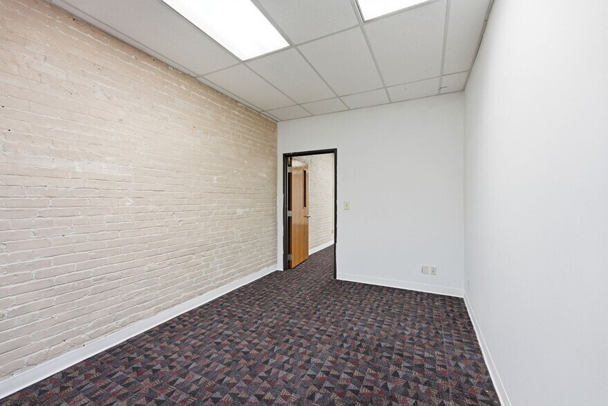 More Photos Of 197 E Morse St, Markle Office For Sale