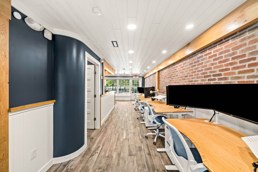 More Photos Of 1 Merrimac St, Newburyport Apartments For Lease