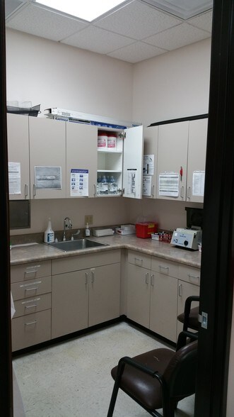 More Photos Of 16515 S 40th St, Phoenix Office For Sale